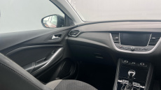 Vauxhall Grandland X 1.2 Turbo SRi Nav 5dr Auto Petrol Hatchback